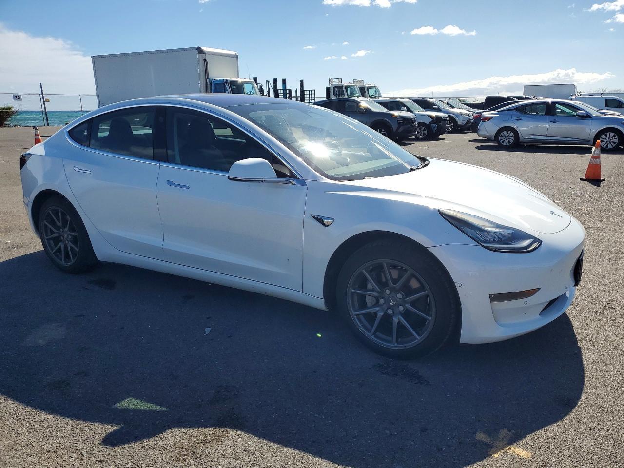 2018 Tesla Model 3 - Image 4