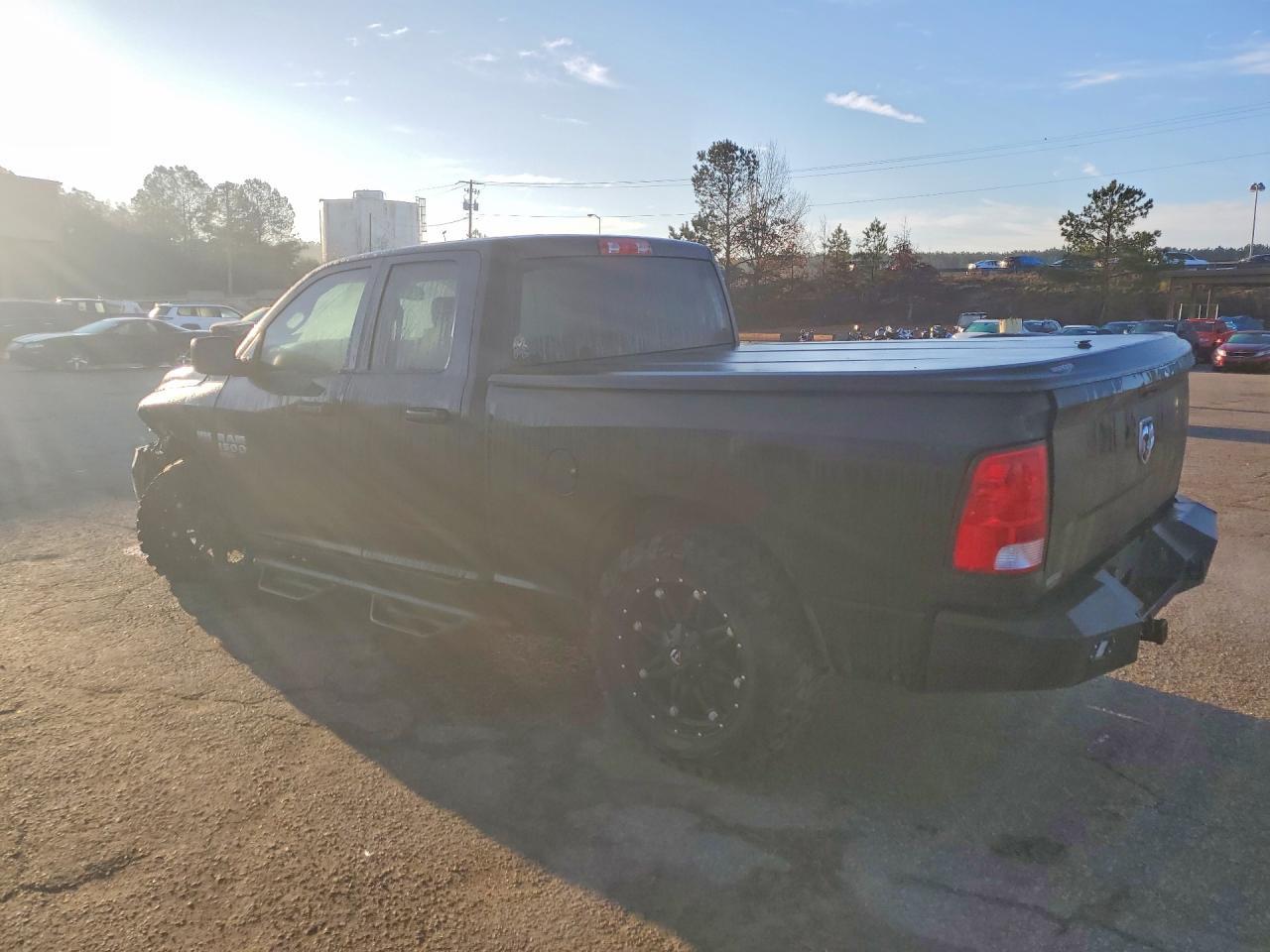 2019 Ram 1500 Classic Tradesman - Фото 2