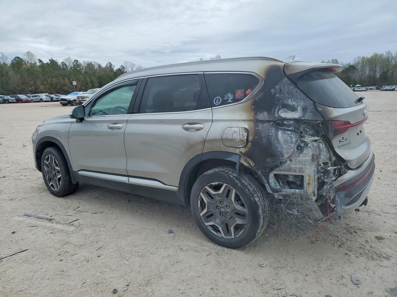 2022 Hyundai Santa Fe Hybrid Limited - Image 2