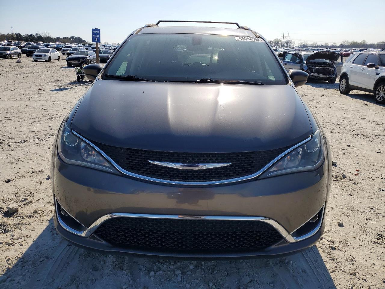 2017 Chrysler Pacifica Touring L Plus - Image 5