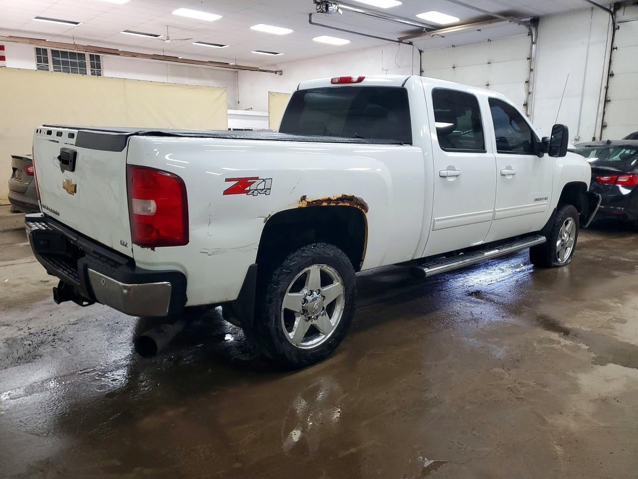 2012 Chevrolet Silverado K2500 Heavy Duty Ltz - Image 3
