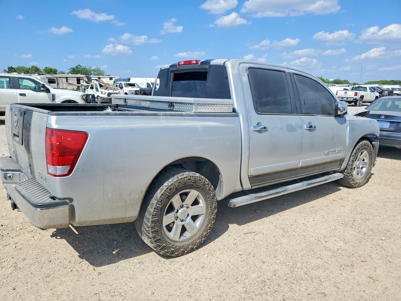 2005 Nissan Titan Xe - Image 3