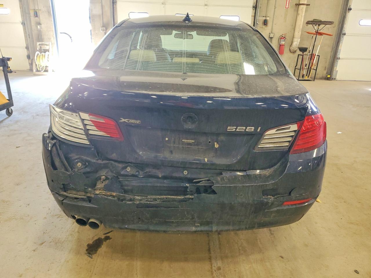 2016 BMW 528 Xi - Image 6