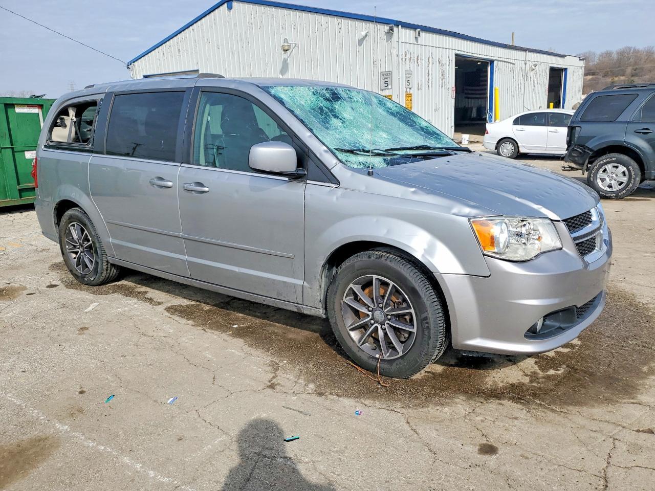 2017 Dodge Grand Caravan Sxt - Image 4