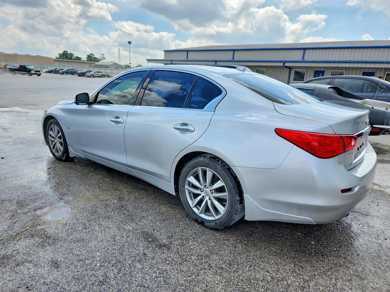 2016 Infiniti Q50 3.0T Premium - Фото 2