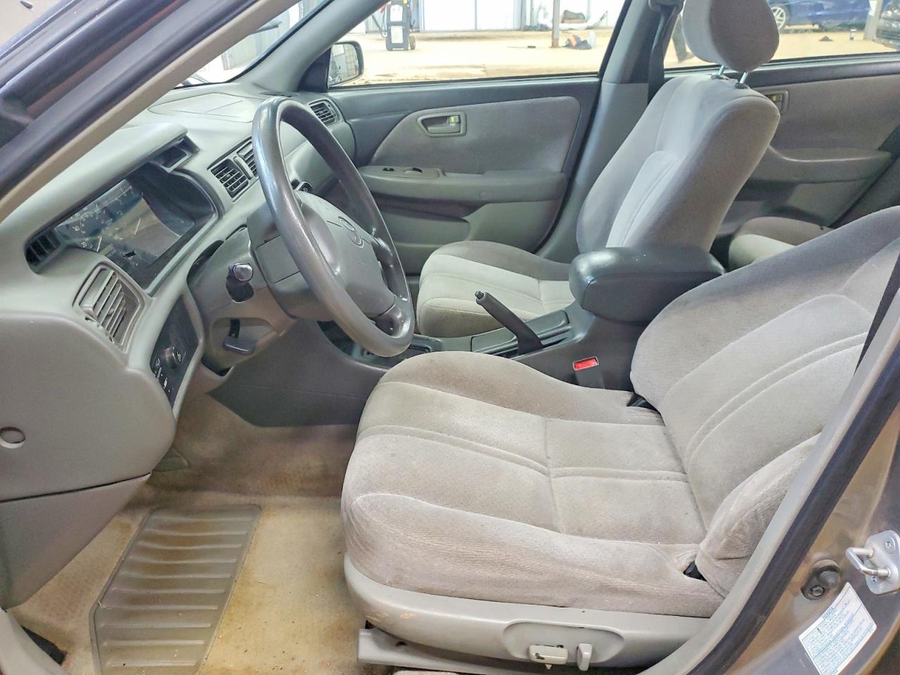 2001 Toyota Camry Le - Image 7