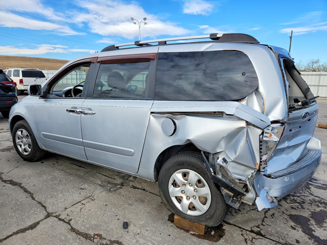 2008 Kia Sedona Lx - Фото 2