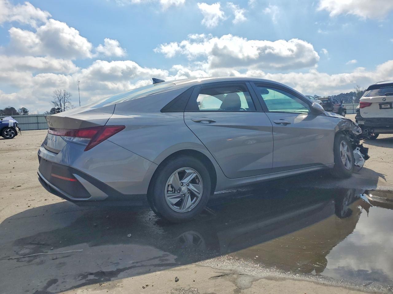 2025 Hyundai Elantra Se - Фото 3
