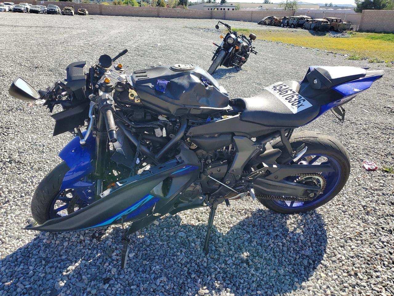 2024 Yamaha Yzfr7 - Фото 3