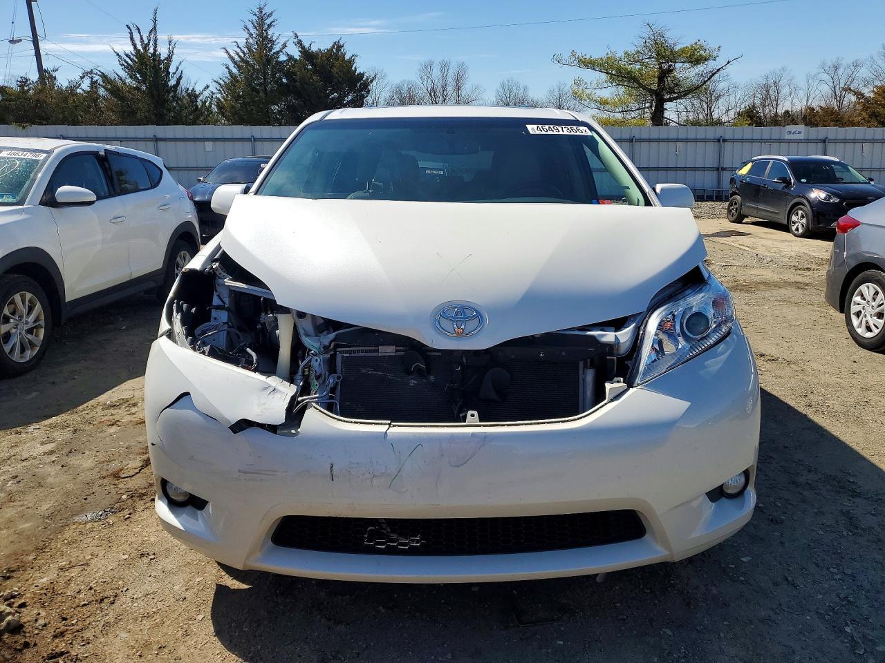 2017 Toyota Sienna Xle Premium 8-Passenger - Фото 5