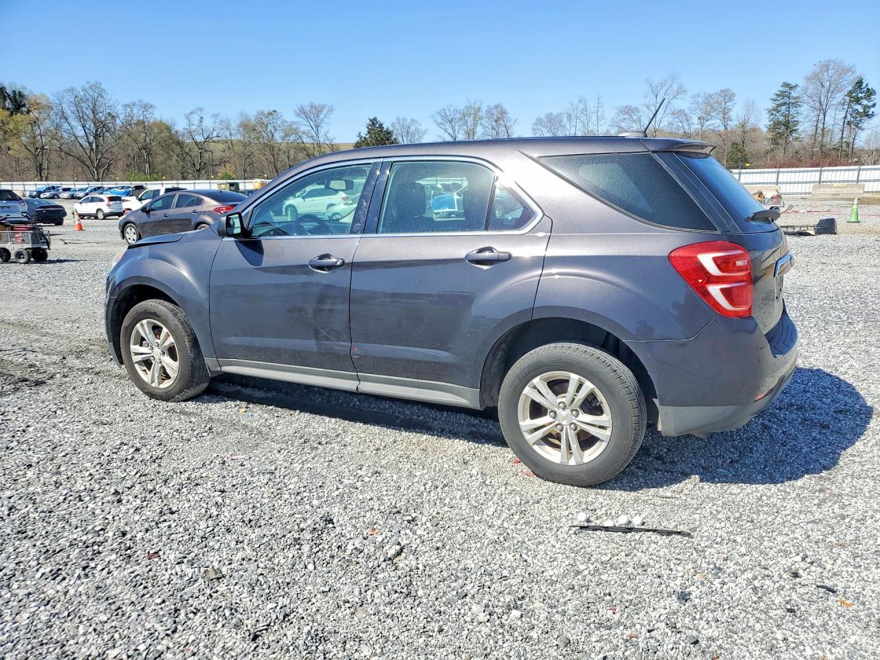 2016 Chevrolet Equinox Ls - Image 2