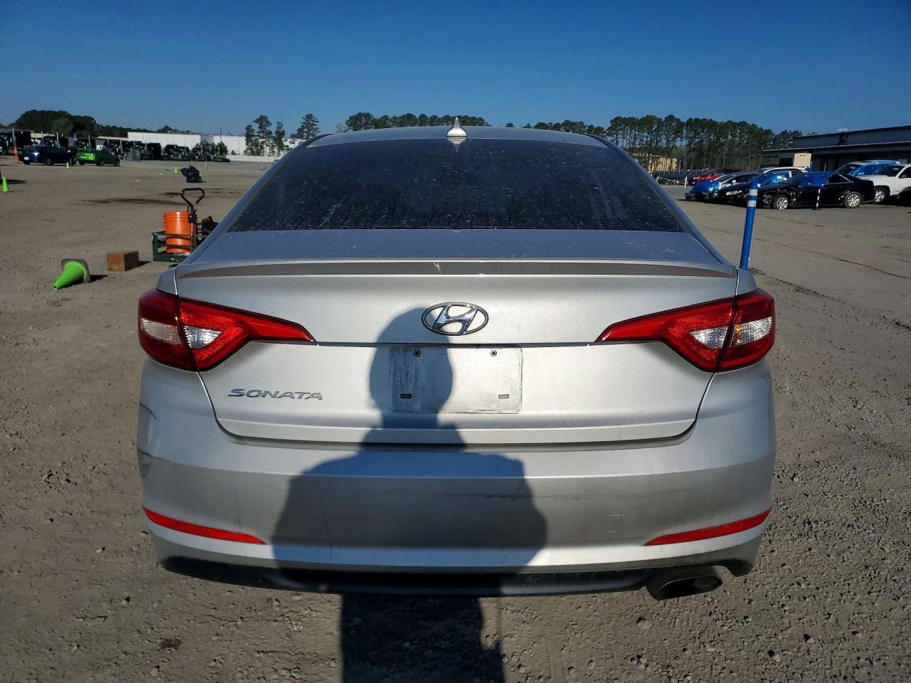 2017 Hyundai Sonata Base - Image 6