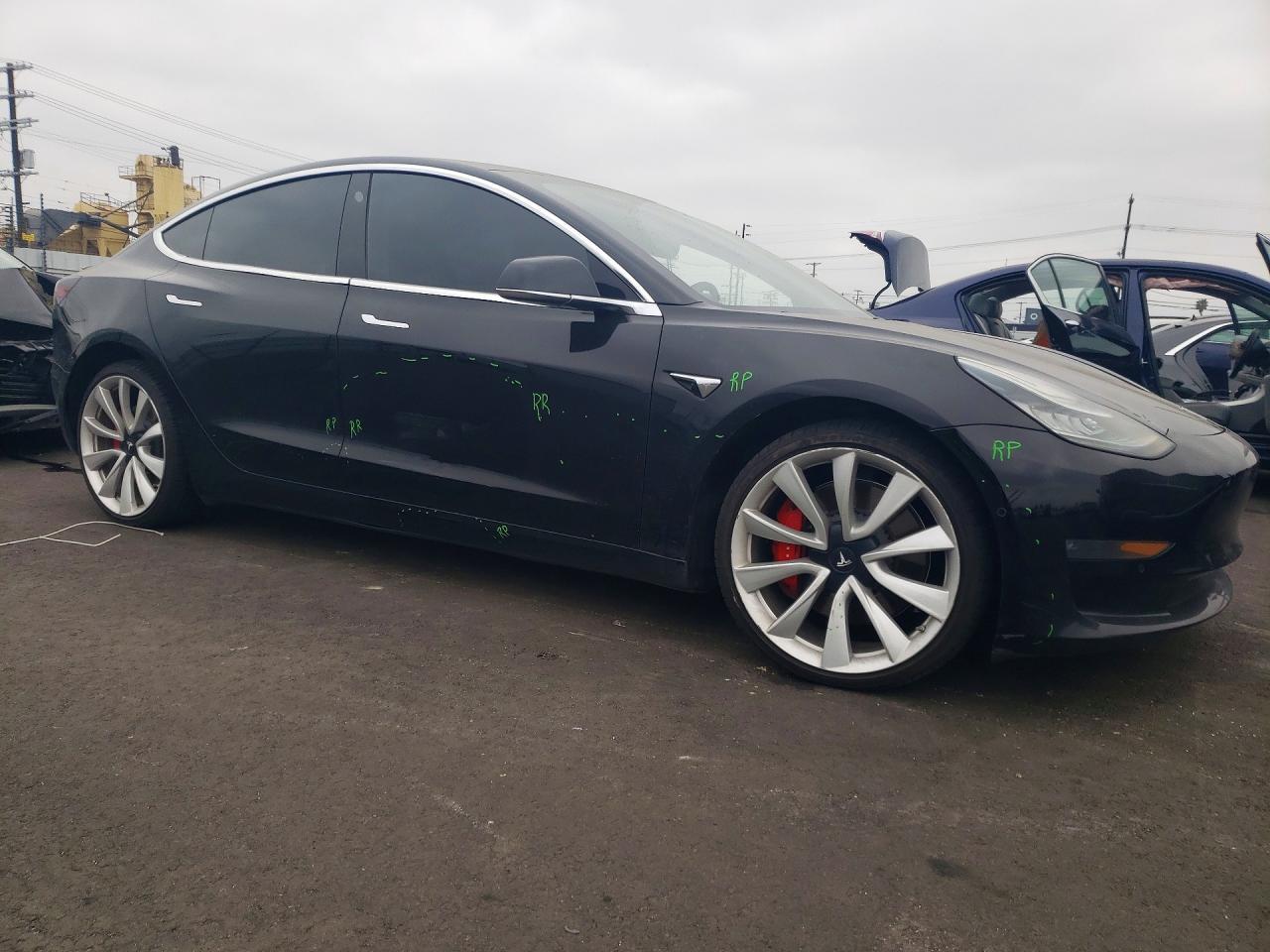 2018 Tesla Model 3 - Фото 4