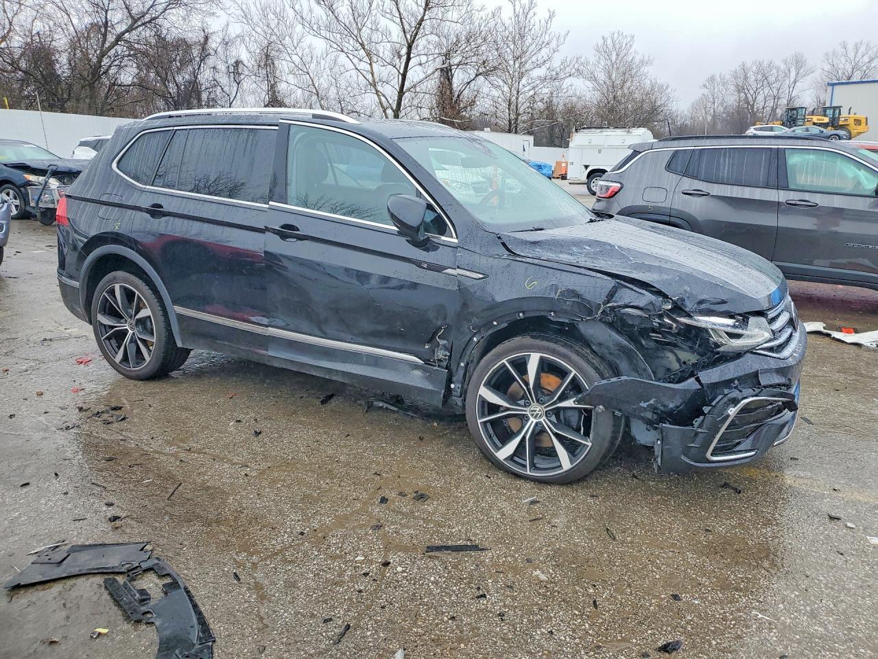 2022 Volkswagen Tiguan Sel R-Line - Image 4