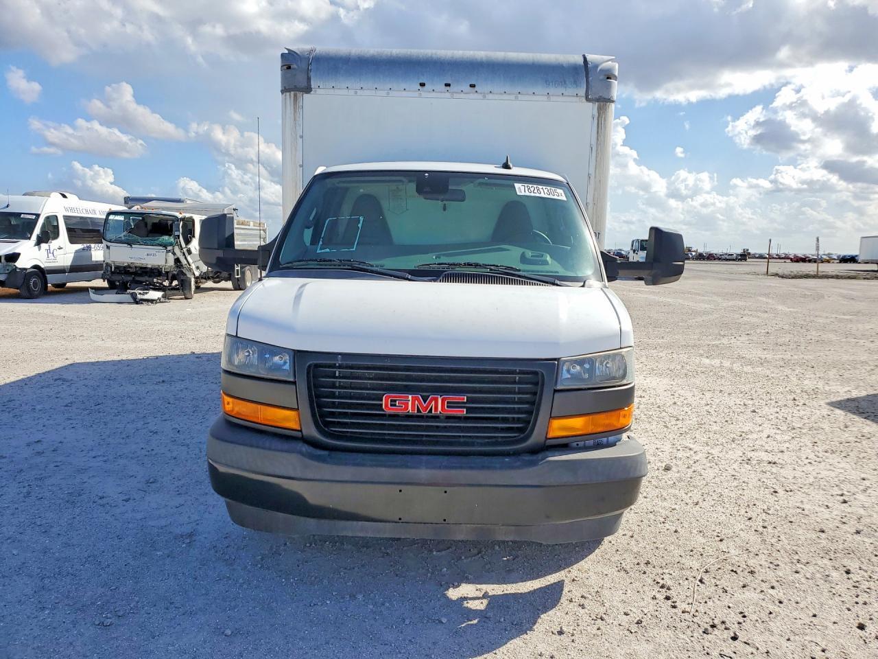 2020 GMC Savana Box Truck - Фото 5