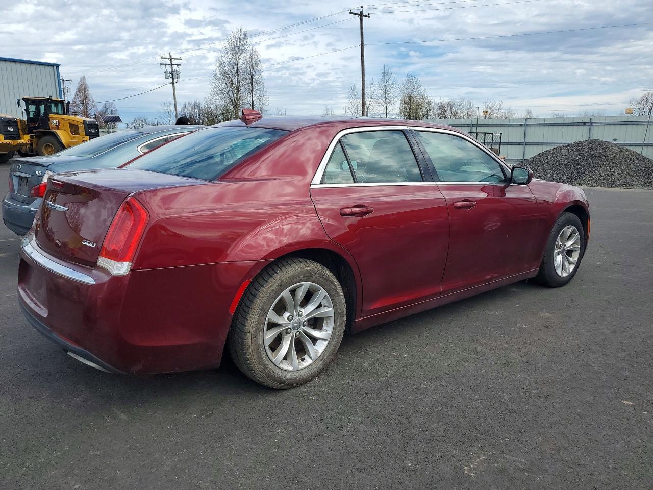 2016 Chrysler 300 Limited - Фото 3