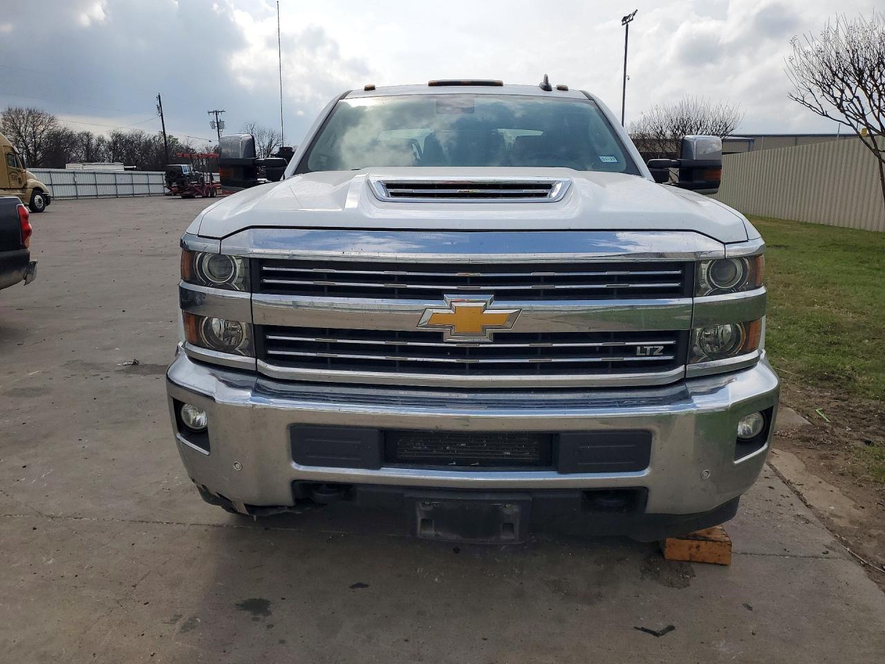 2018 Chevrolet Silverado K3500 Ltz - Image 5