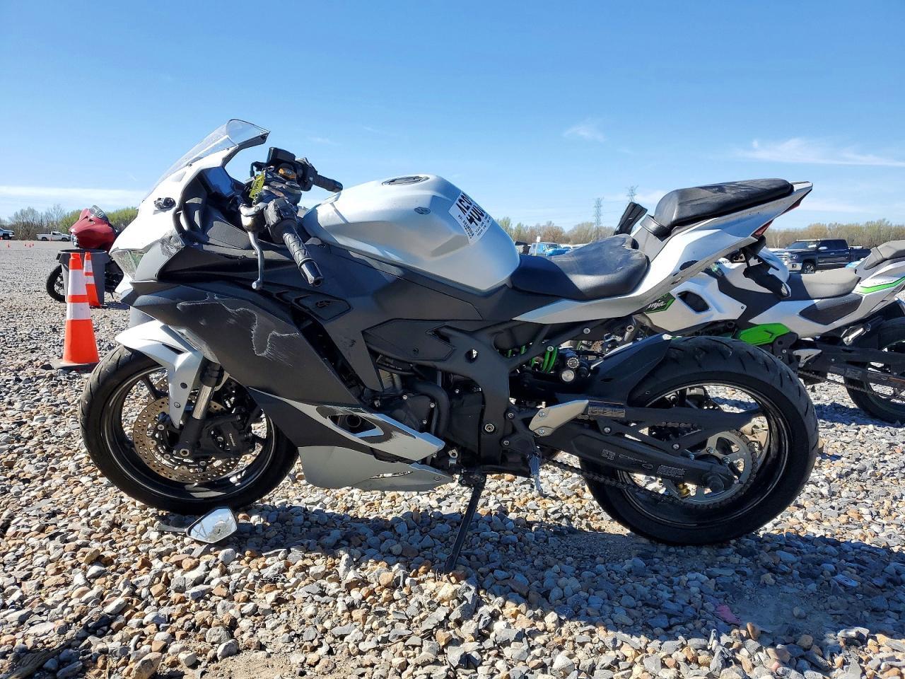 2025 Kawasaki Zx400 S - Image 3