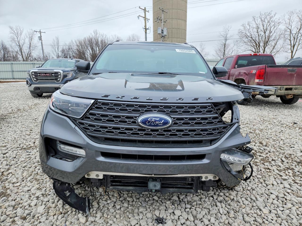2022 Ford Explorer Xlt - Фото 5