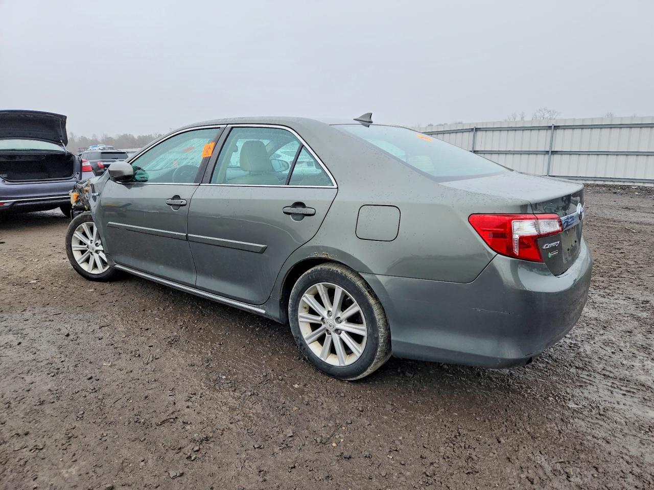 2014 Toyota Camry Hybrid Xle - Фото 2