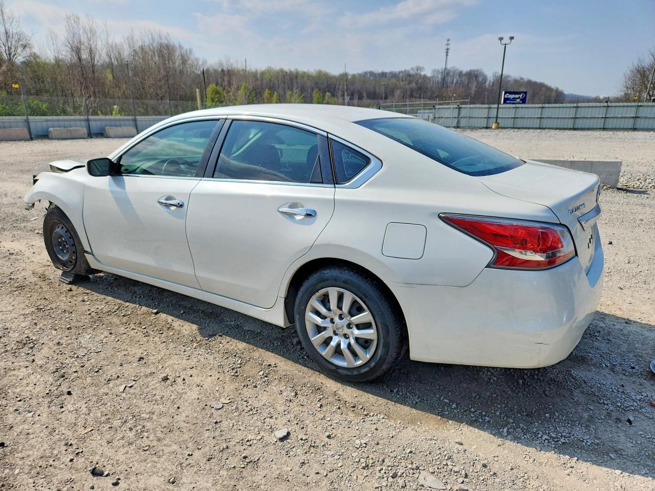 2014 Nissan Altima 2.5 S - Фото 2