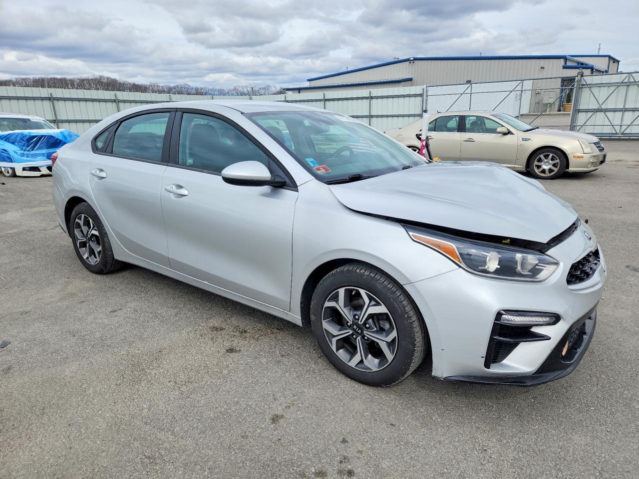 2021 Kia Forte Lxs - Фото 4