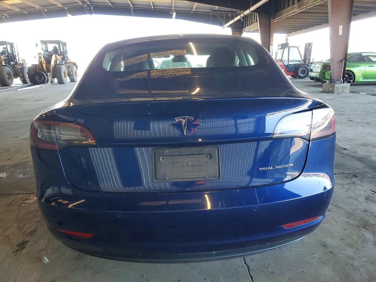 2022 Tesla Model 3 - Фото 6