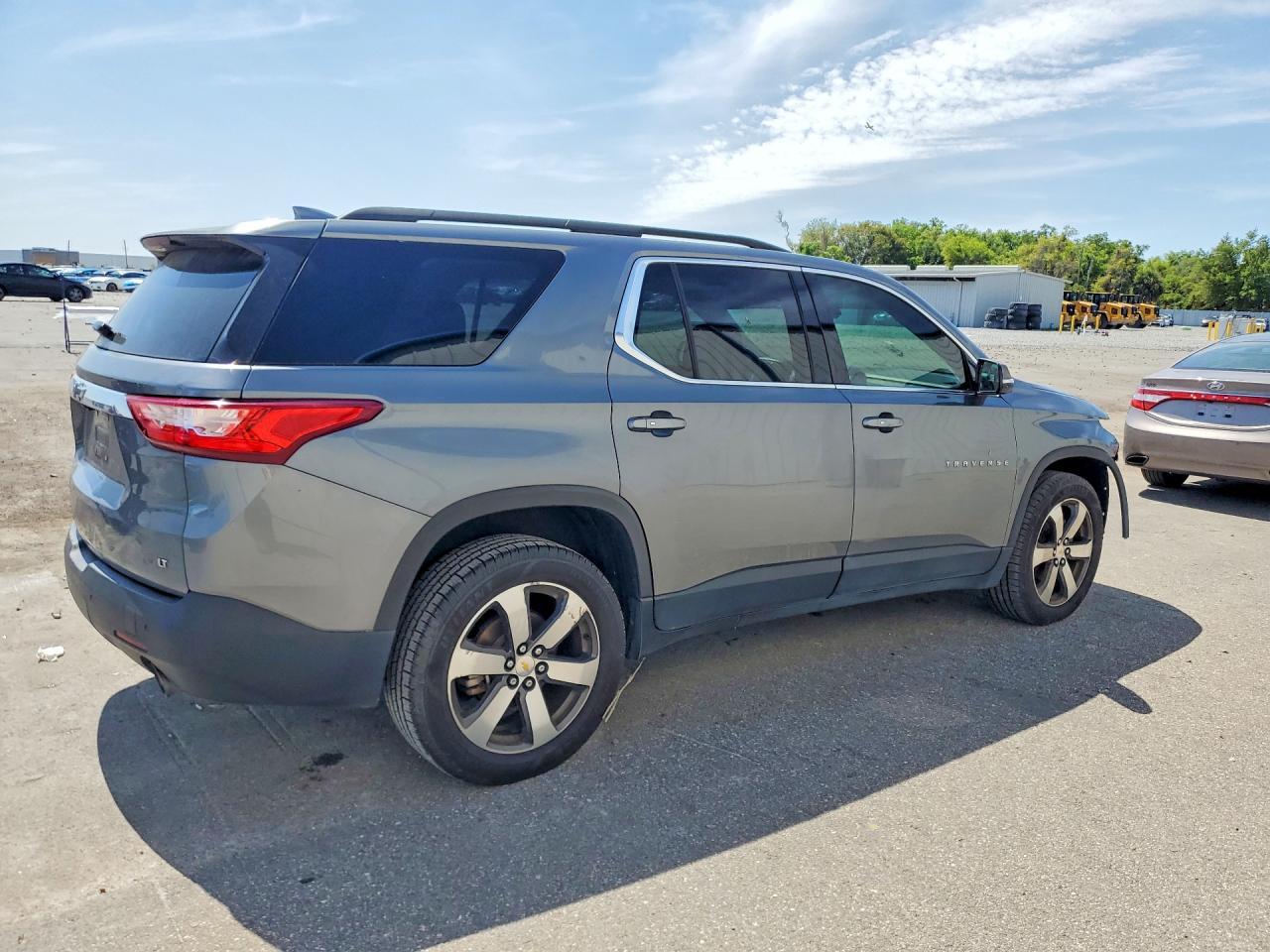 2020 Chevrolet Traverse Lt - Фото 3