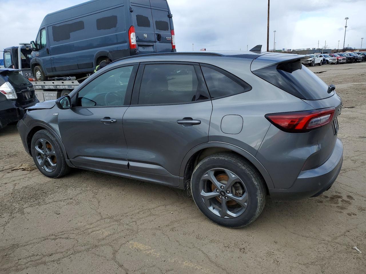 2023 Ford Escape St Line - Image 2