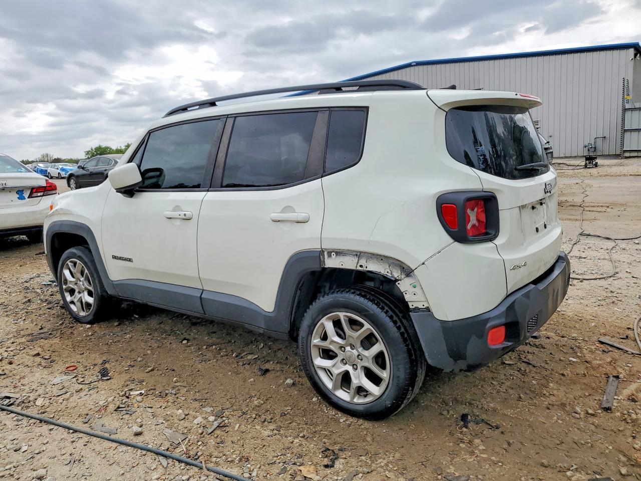 2015 Jeep Renegade Latitude - Фото 2