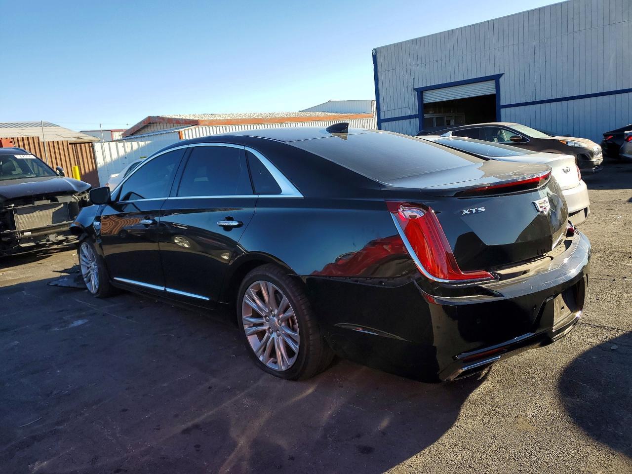 2018 Cadillac Xts Luxury - Image 2