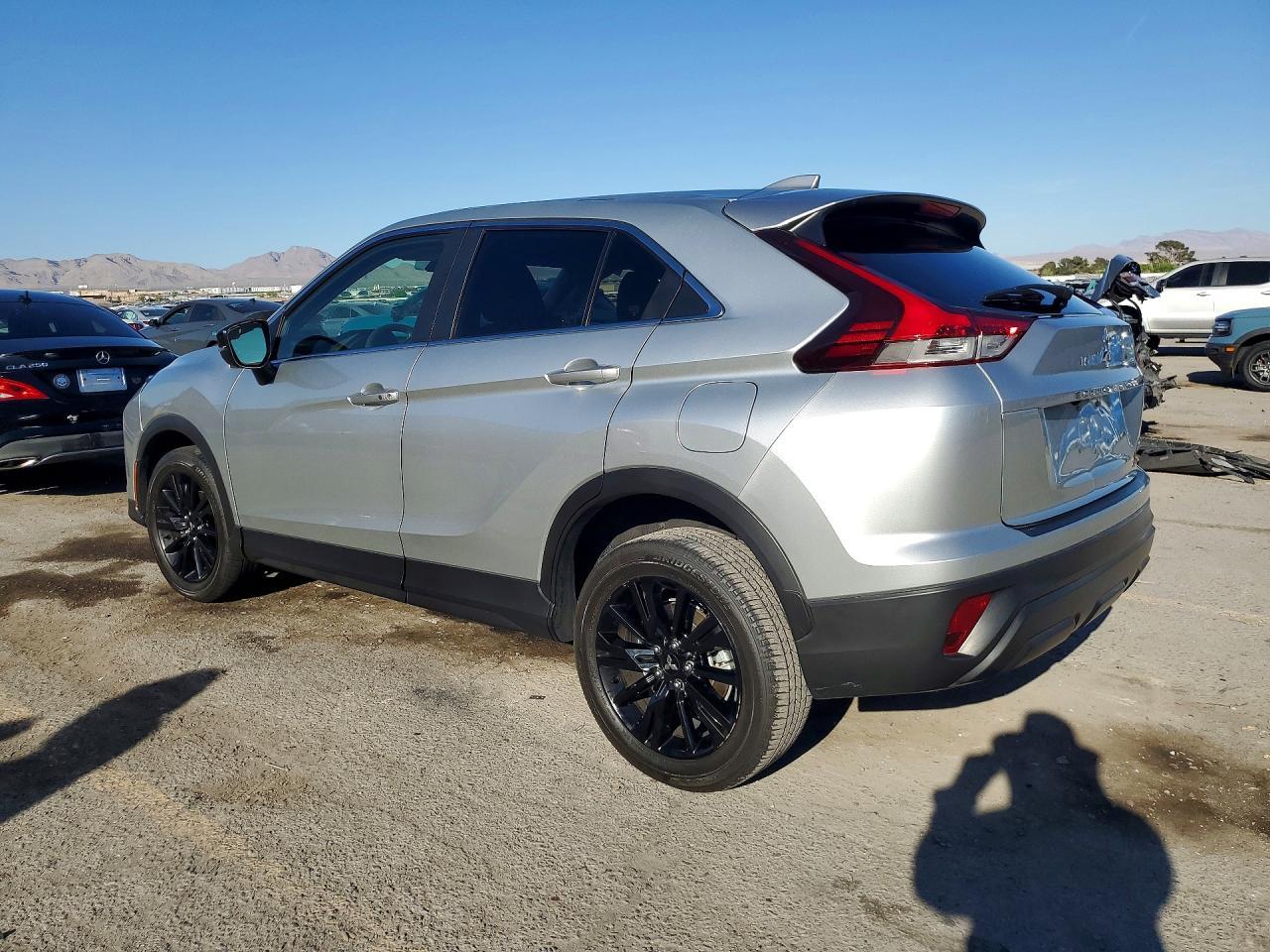 2025 Mitsubishi Eclipse Cross Le - Фото 2