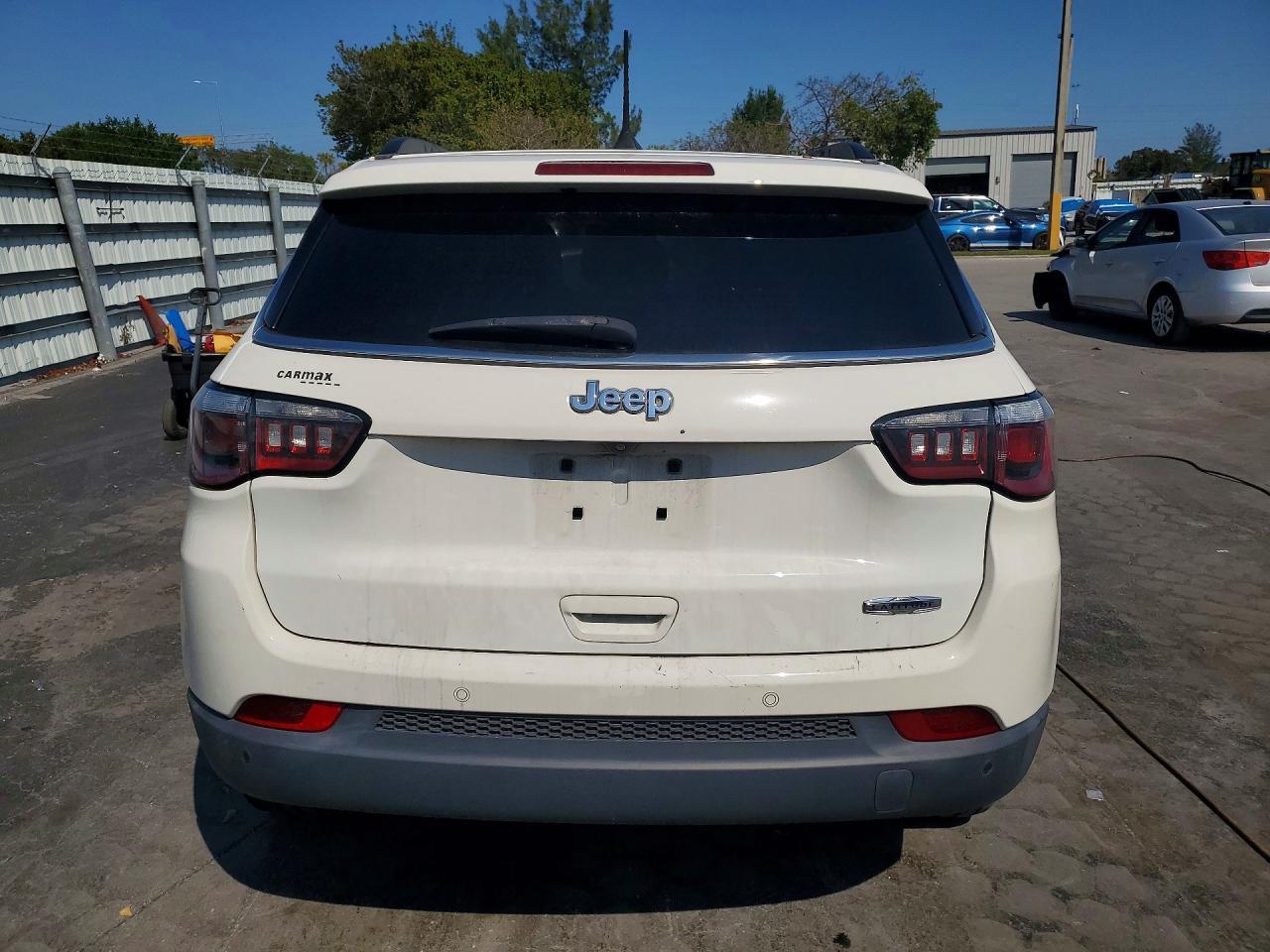 2020 Jeep Compass Latitude - Image 6
