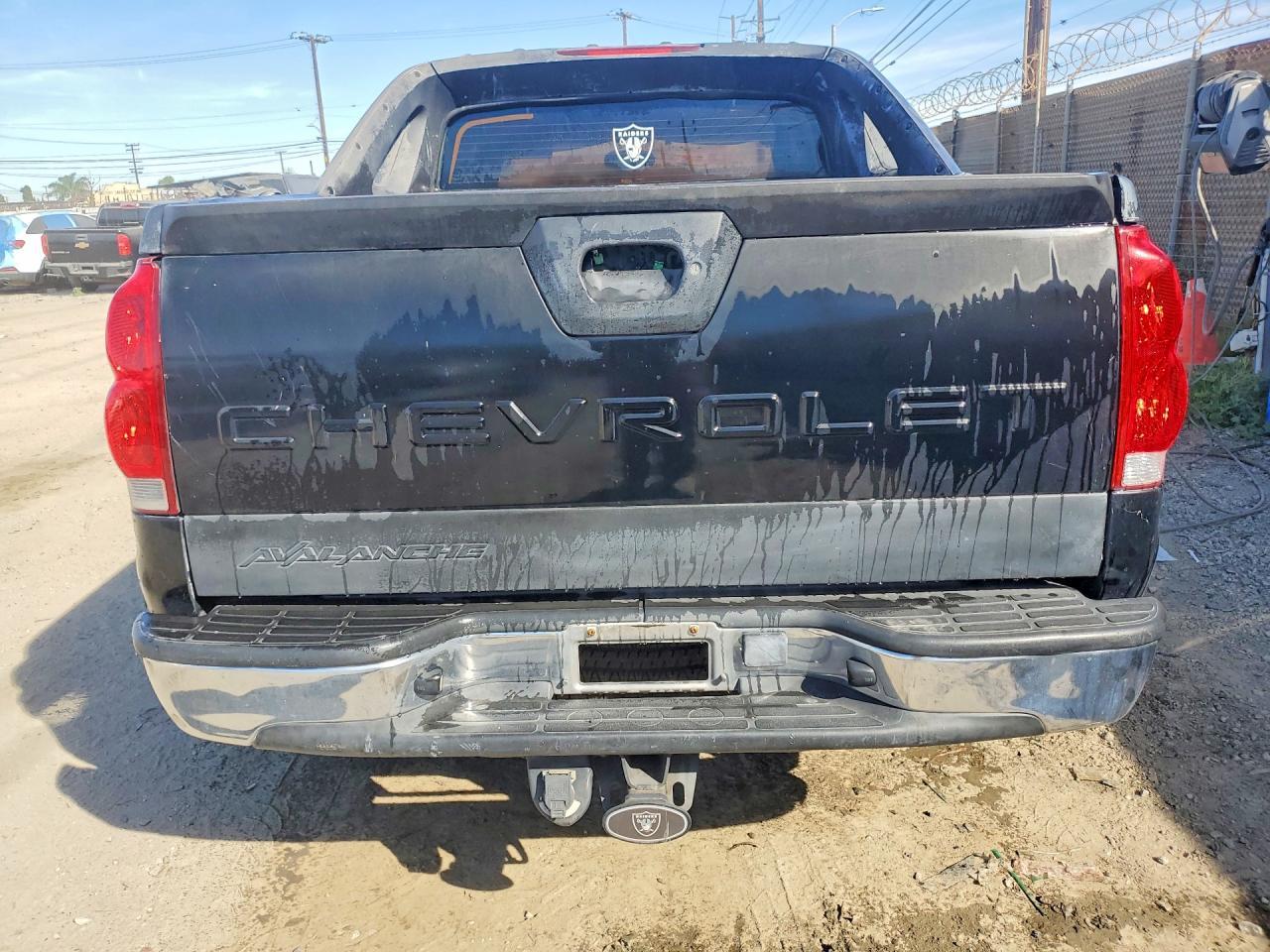 2004 Chevrolet Avalanche C1500 - Image 6