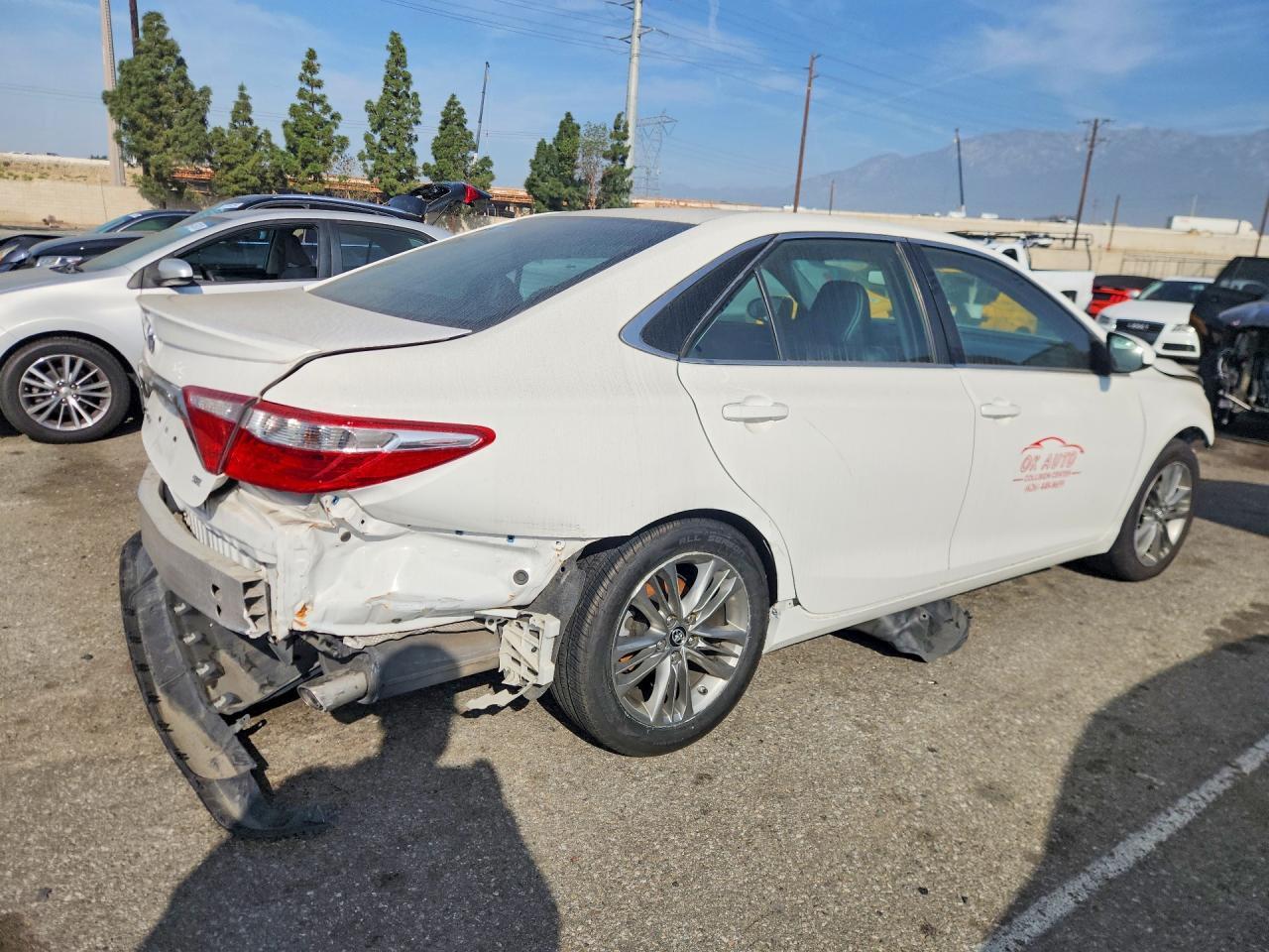 2017 Toyota Camry Se - Фото 3
