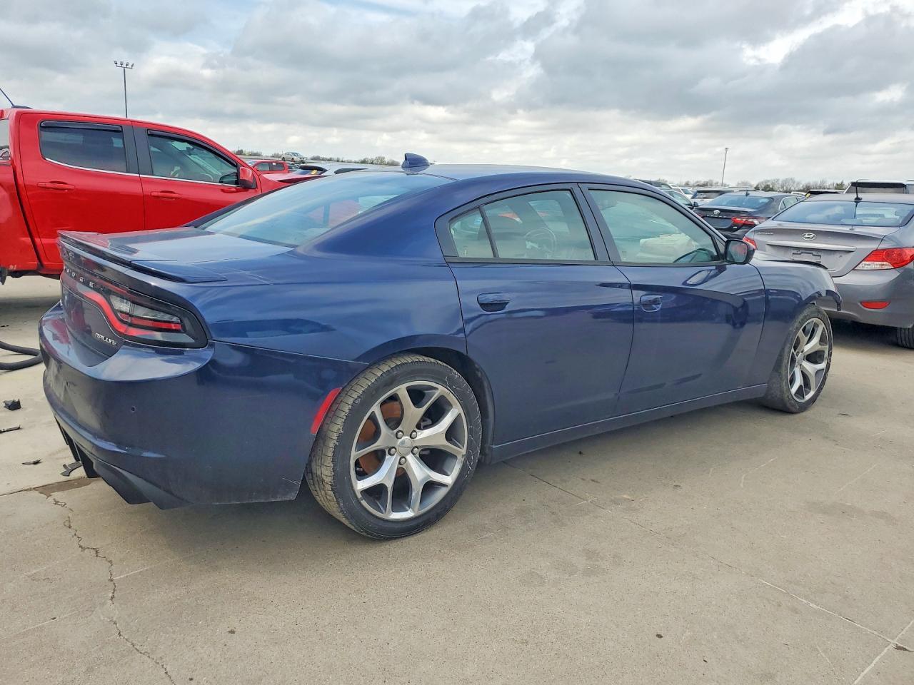 2015 Dodge Charger Sxt - Image 3