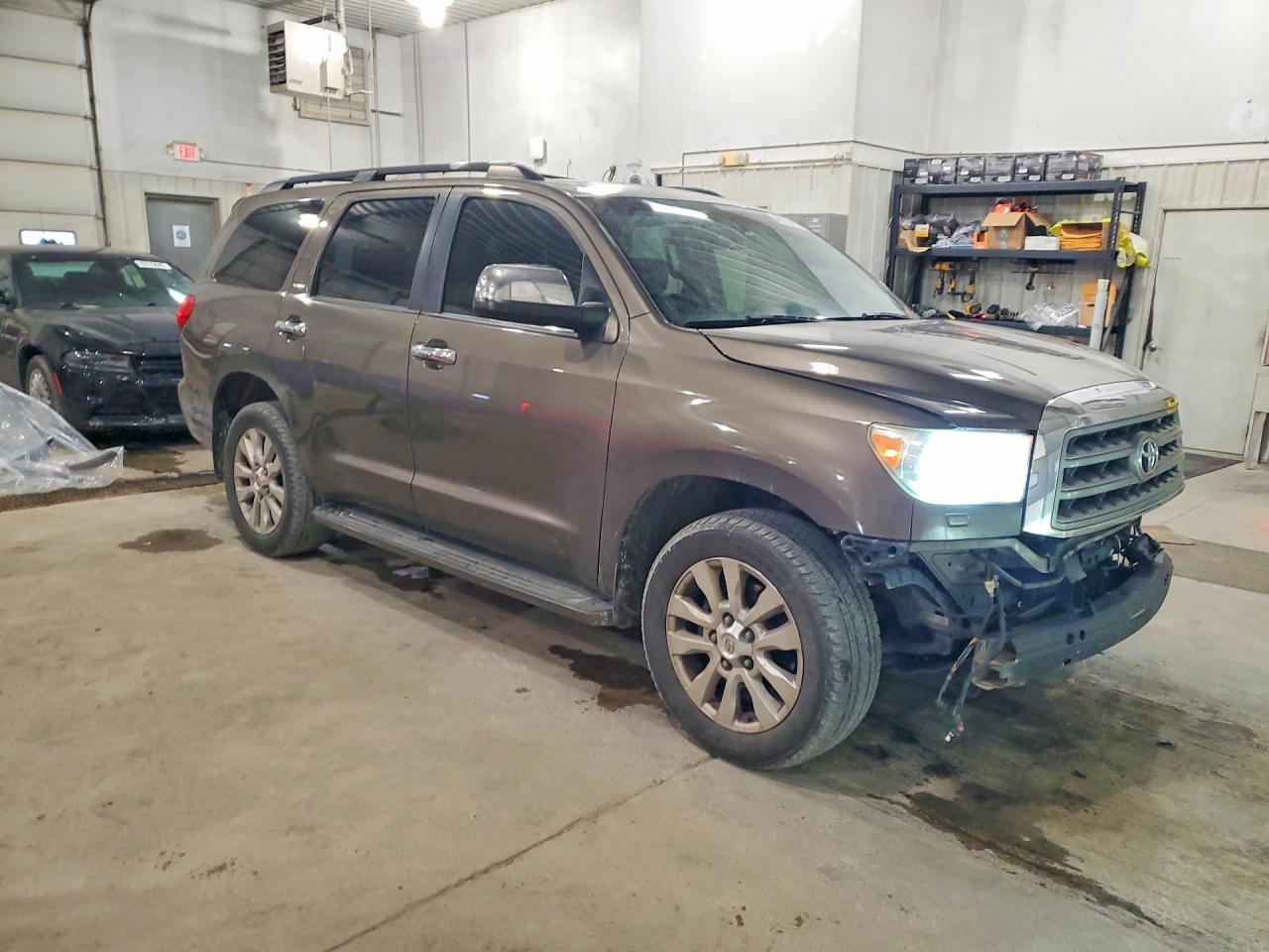 2010 Toyota Sequoia Platinum - Фото 4