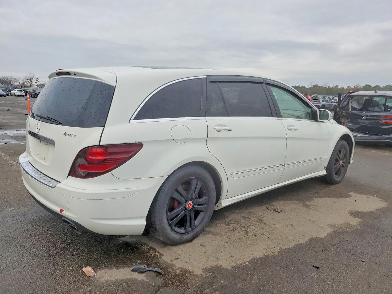 2009 Mercedes-Benz R 350 4Matic - Фото 3