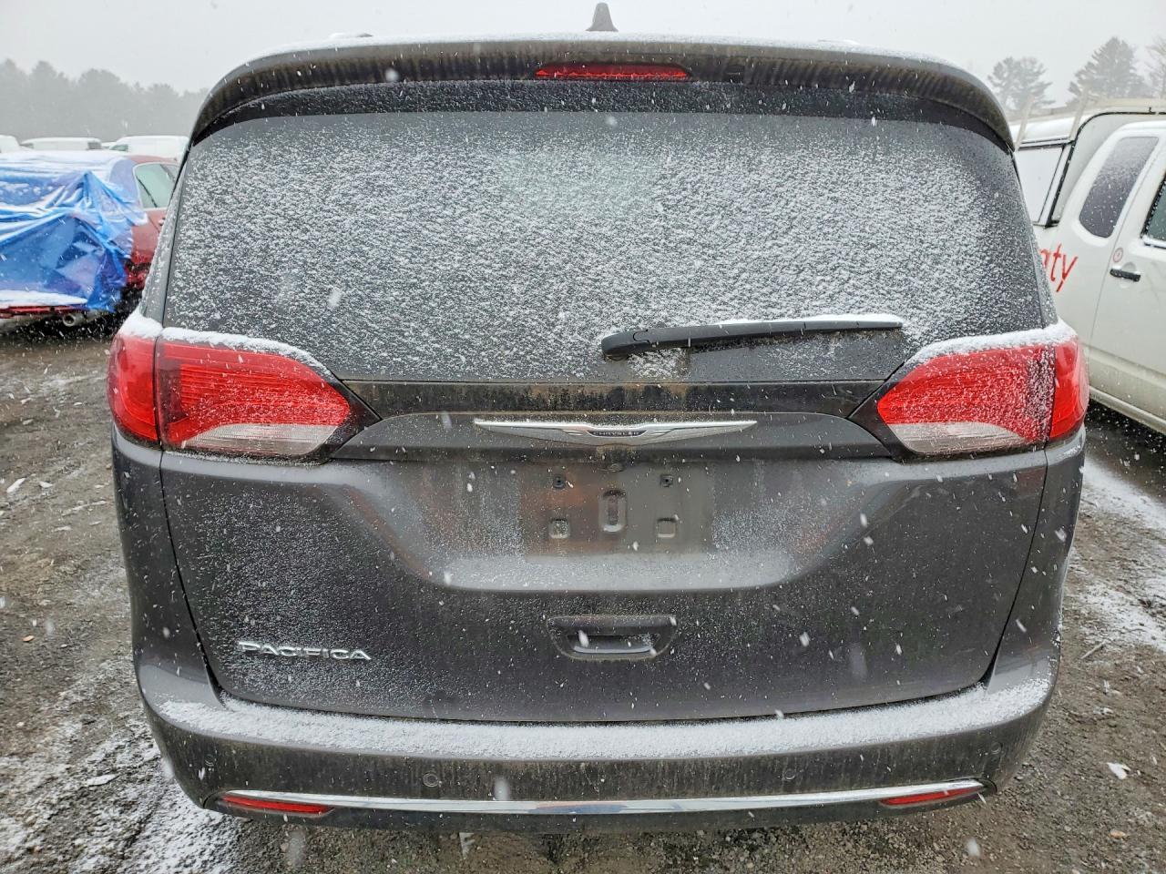 2019 Chrysler Pacifica Touring L - Image 6