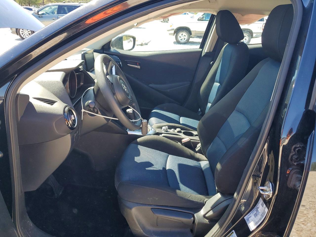 2020 Toyota Yaris Hatchback Le - Фото 7