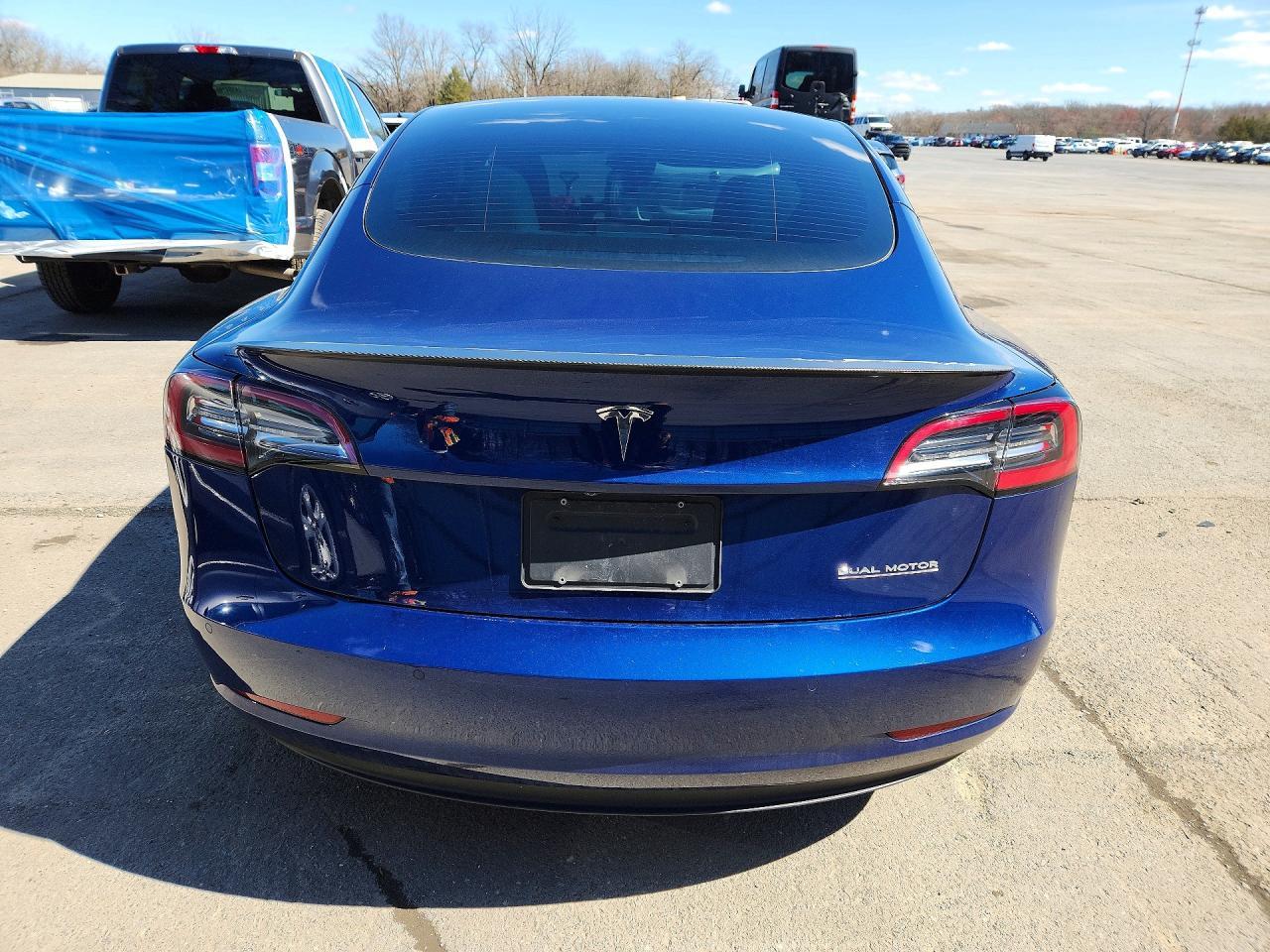 2022 Tesla Model 3 - Фото 6