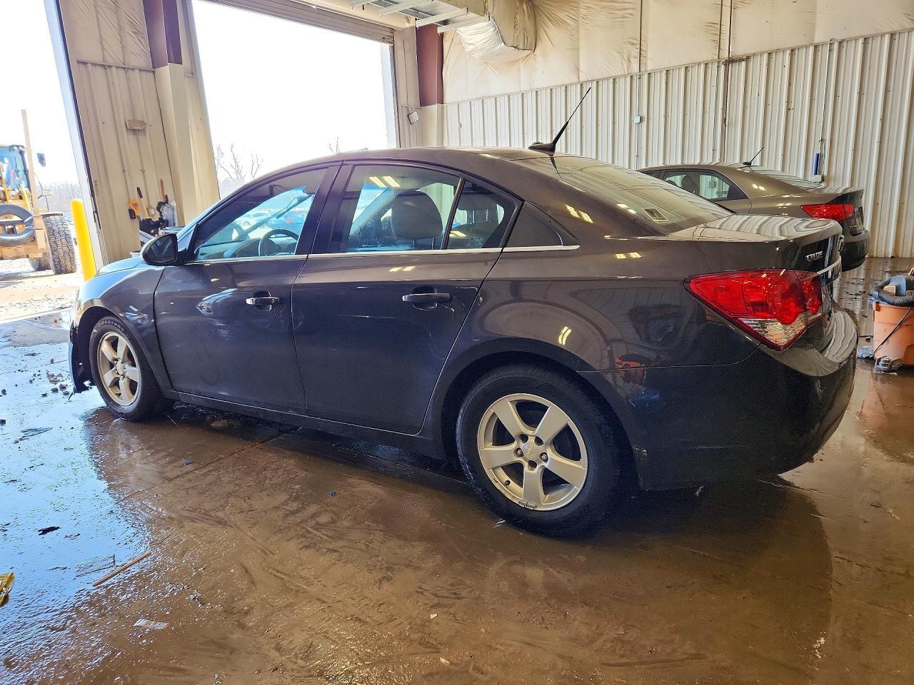 2014 Chevrolet Cruze Lt - Image 2
