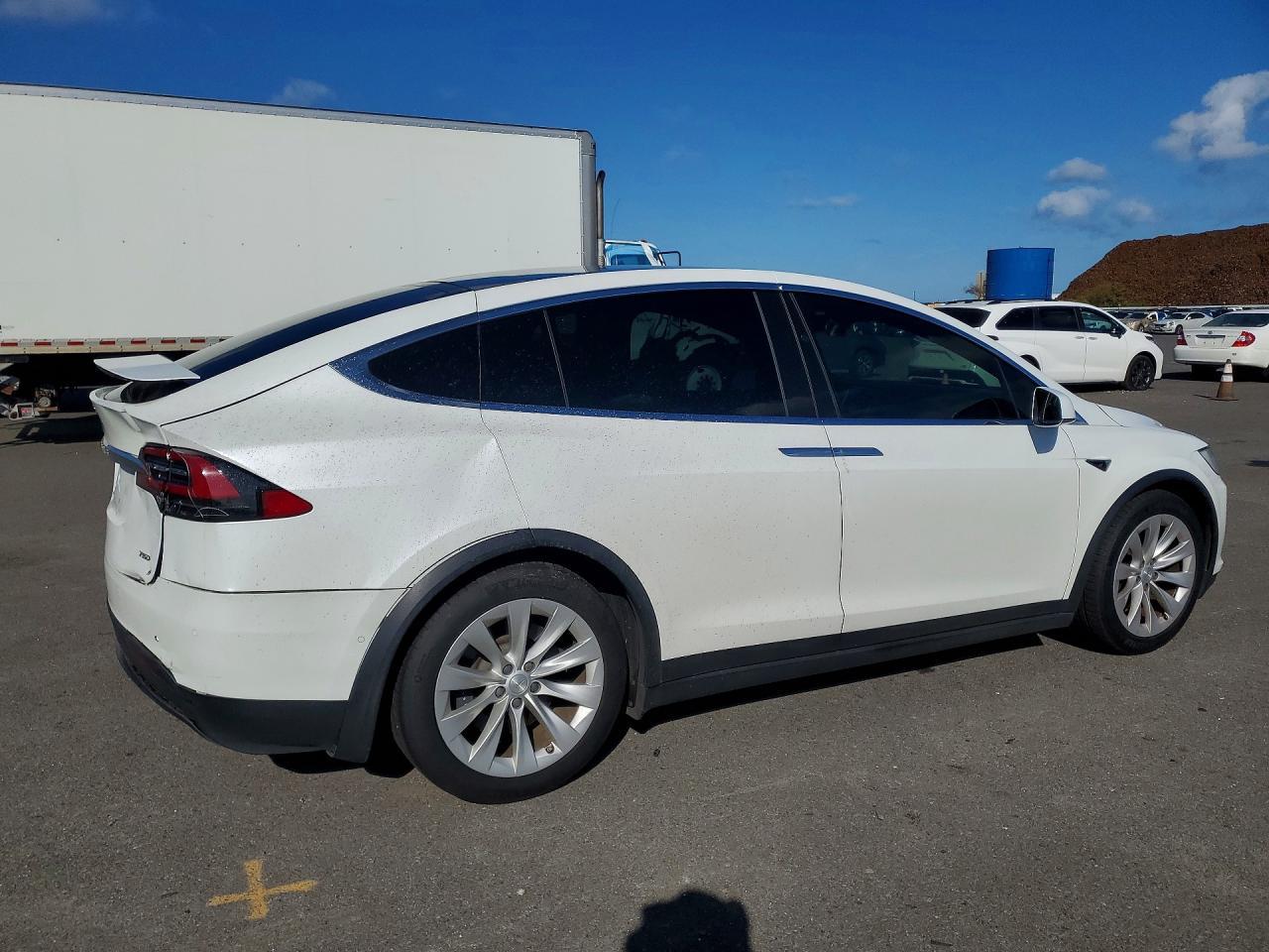 2017 Tesla Model X - Фото 3