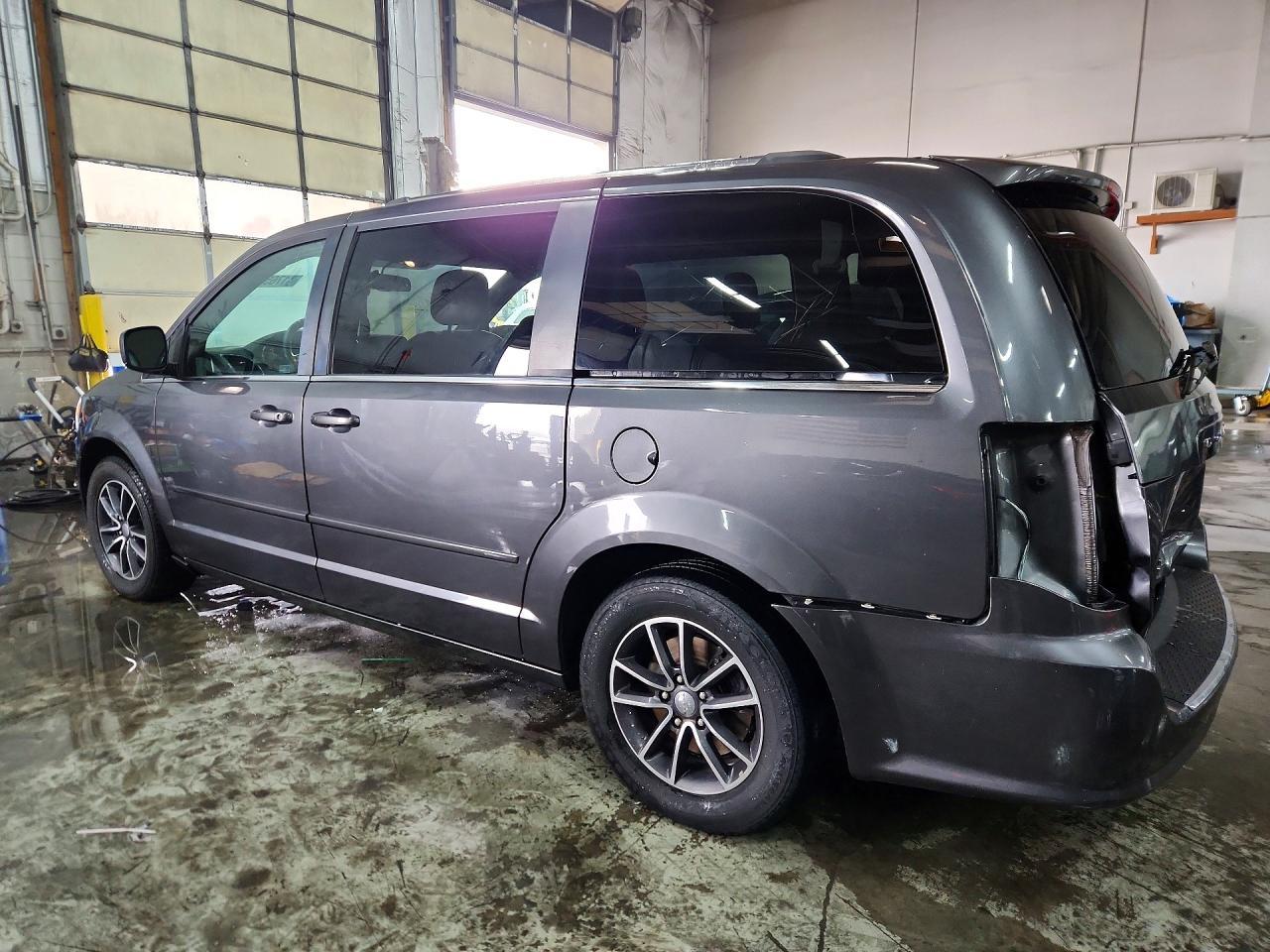 2017 Dodge Grand Caravan Sxt - Image 2