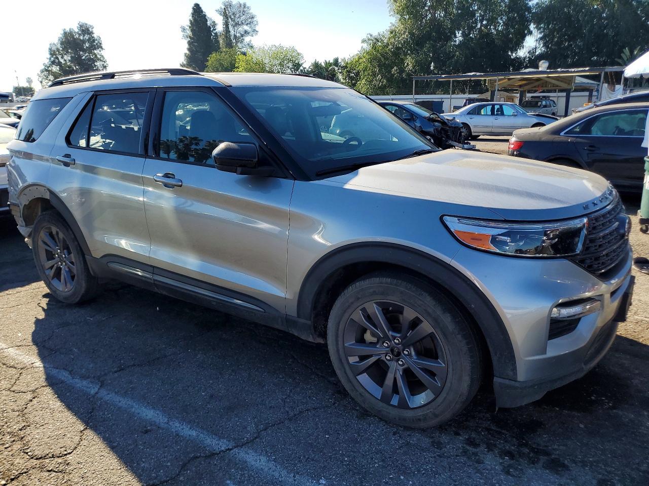 2023 Ford Explorer Xlt - Image 4