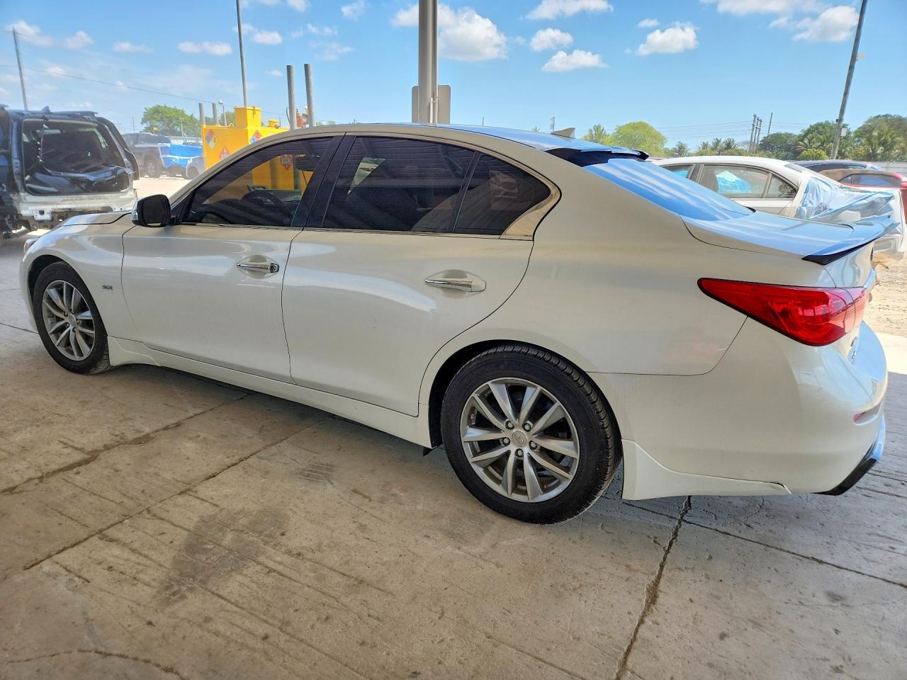 2017 Infiniti Q50 3.0T Premium - Image 2