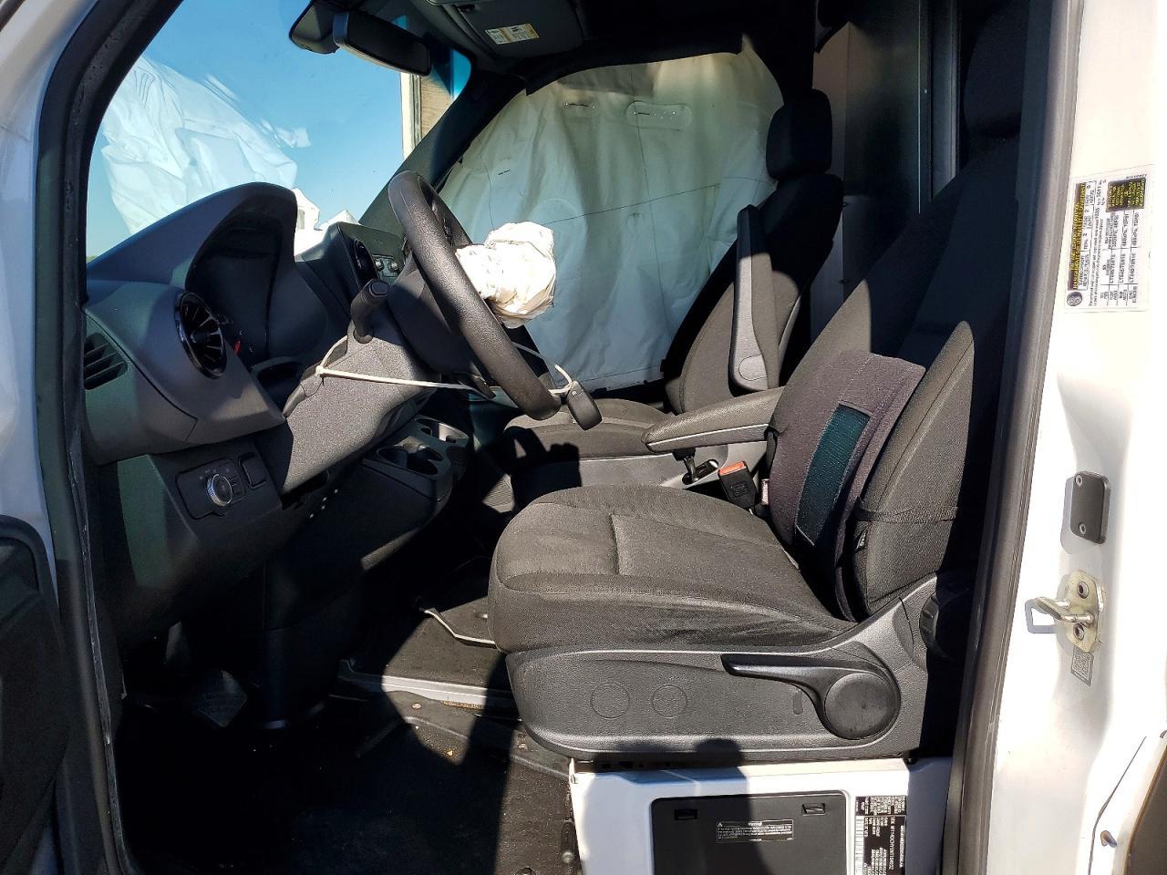 2022 Mercedes-Benz Sprinter 2500 - Фото 7