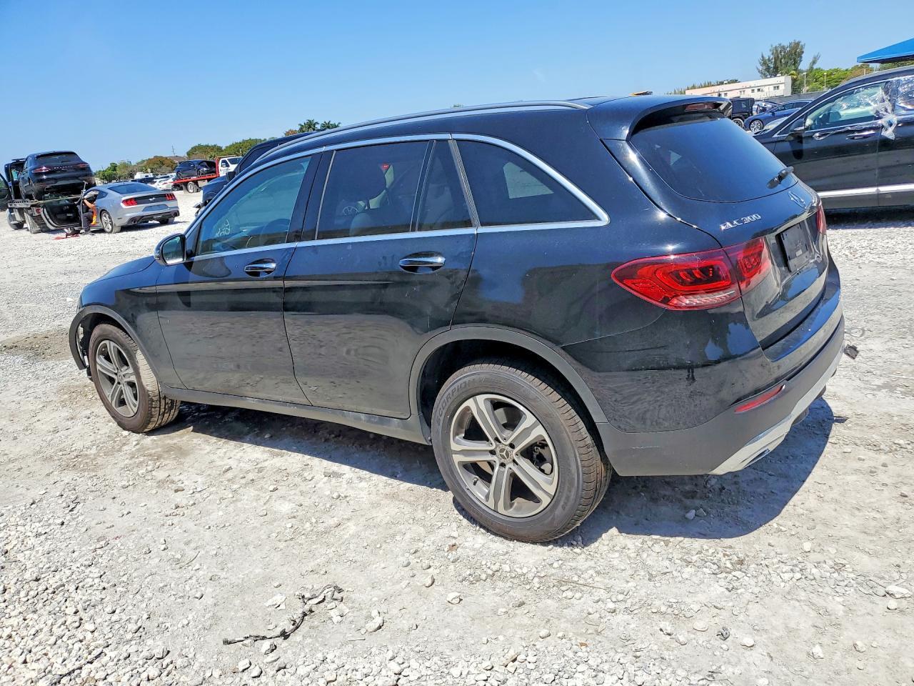 2020 Mercedes-Benz Glc 300 - Image 2