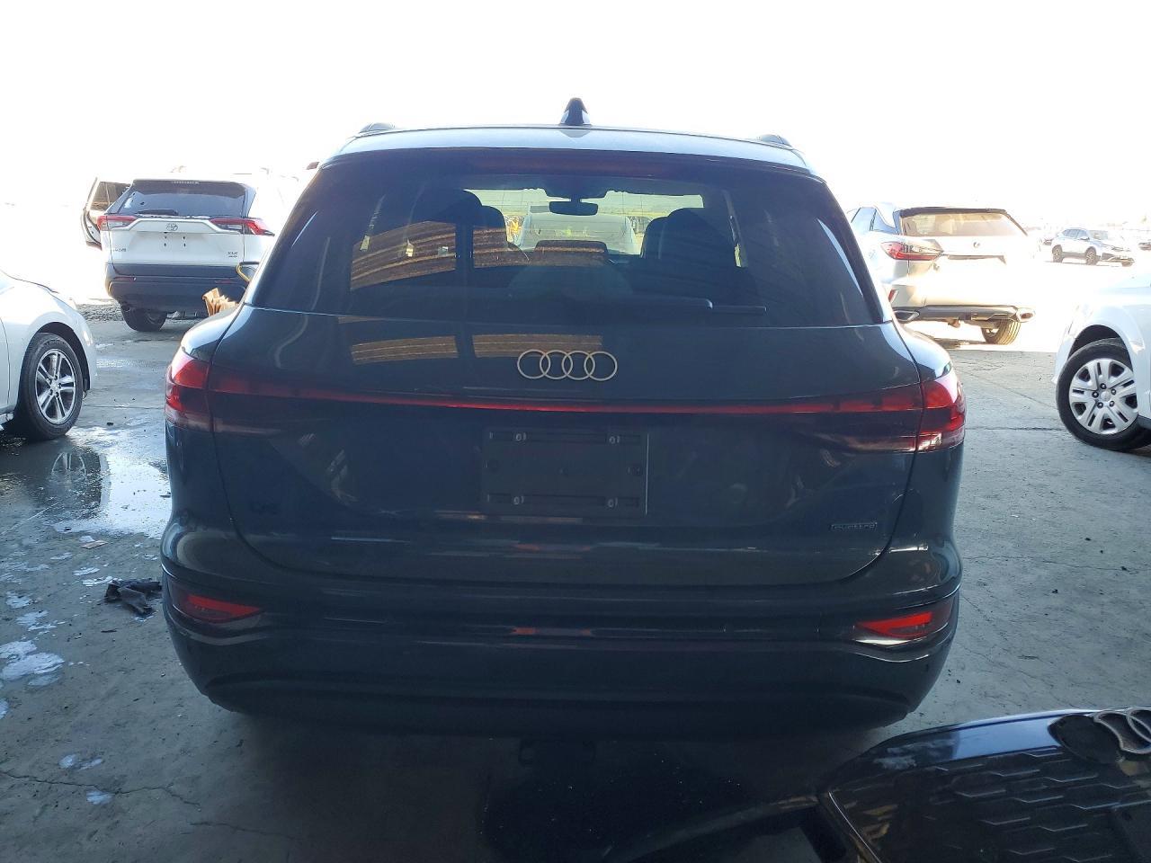 2025 Audi Q6 E-Tron Prestige - Фото 6