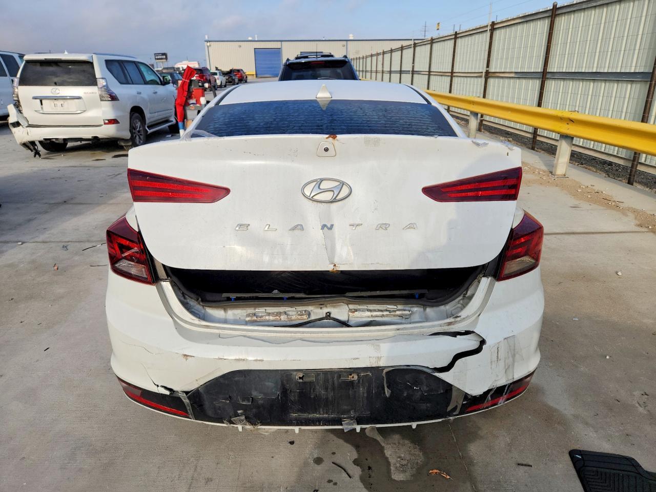2019 Hyundai Elantra Se - Фото 6